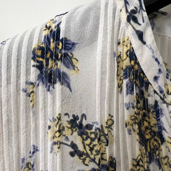 This soft silky blouse by Joie drapes beautifully and is a joy to wear - Picture 5 of 8